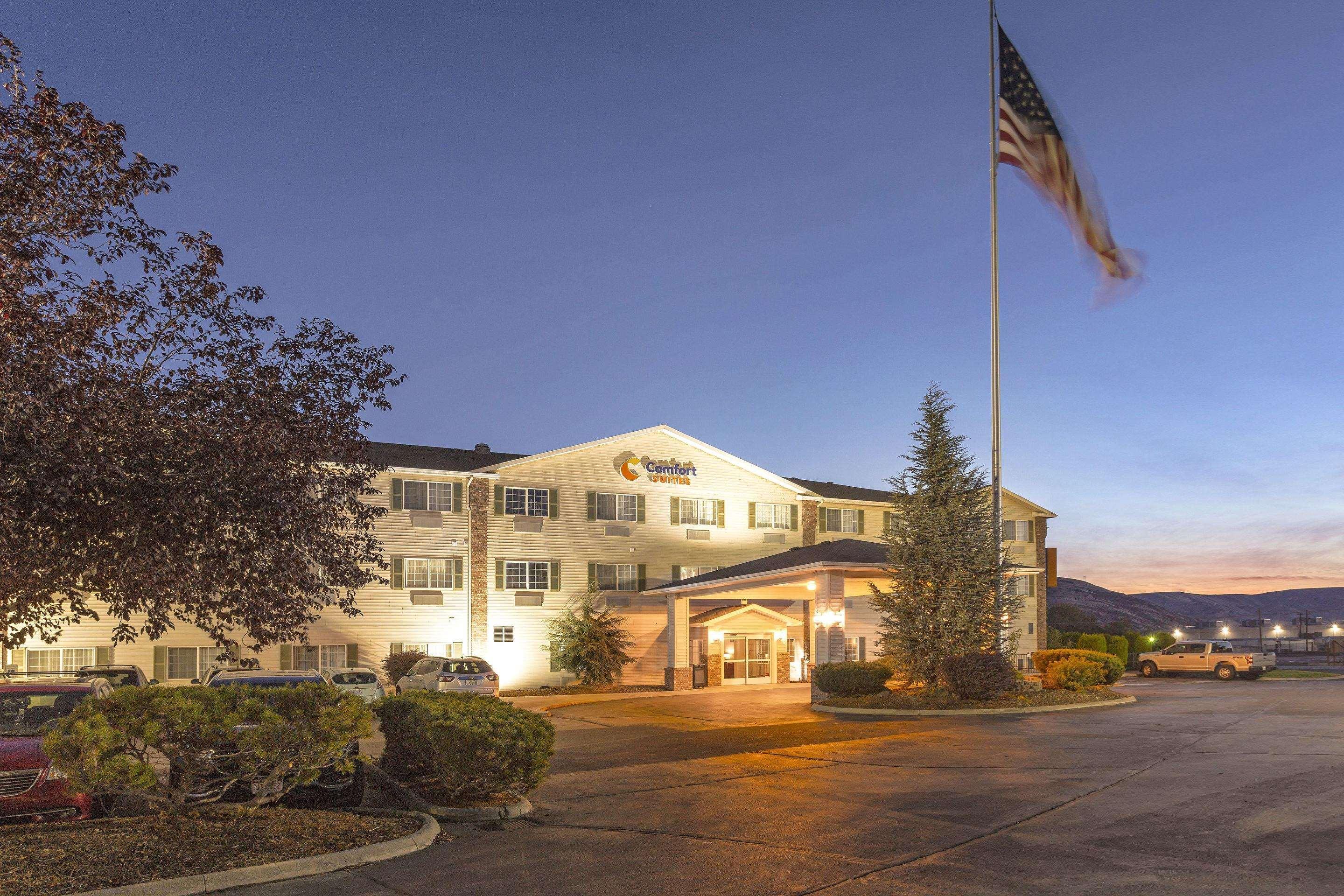 Comfort Suites Yakima Exterior photo