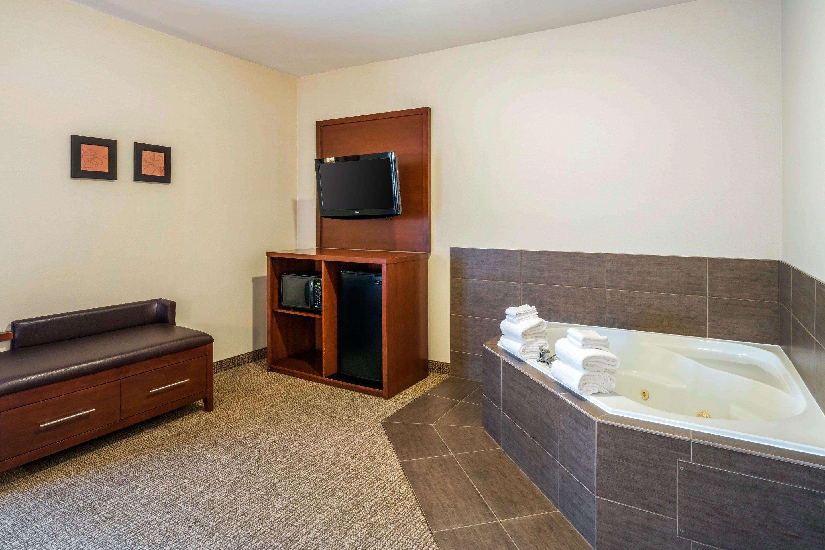 Comfort Suites Yakima Exterior photo