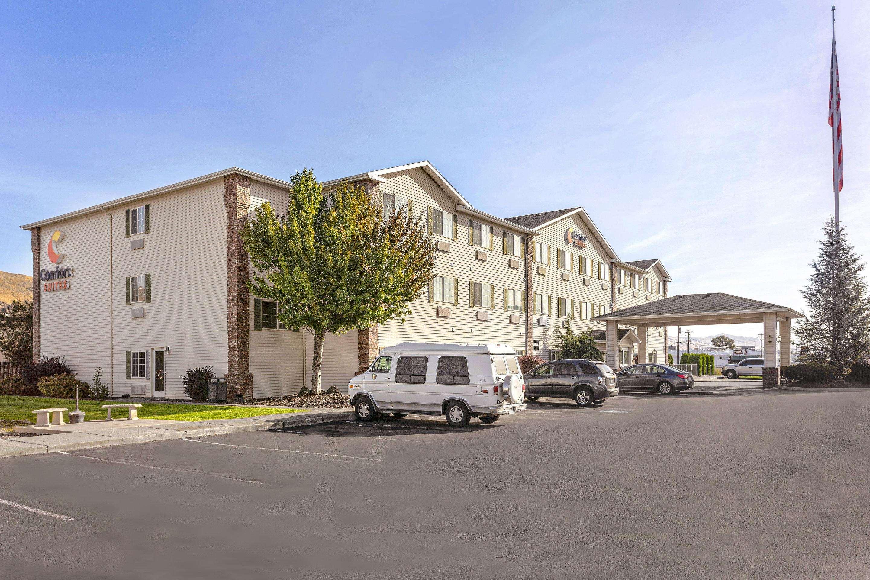 Comfort Suites Yakima Exterior photo