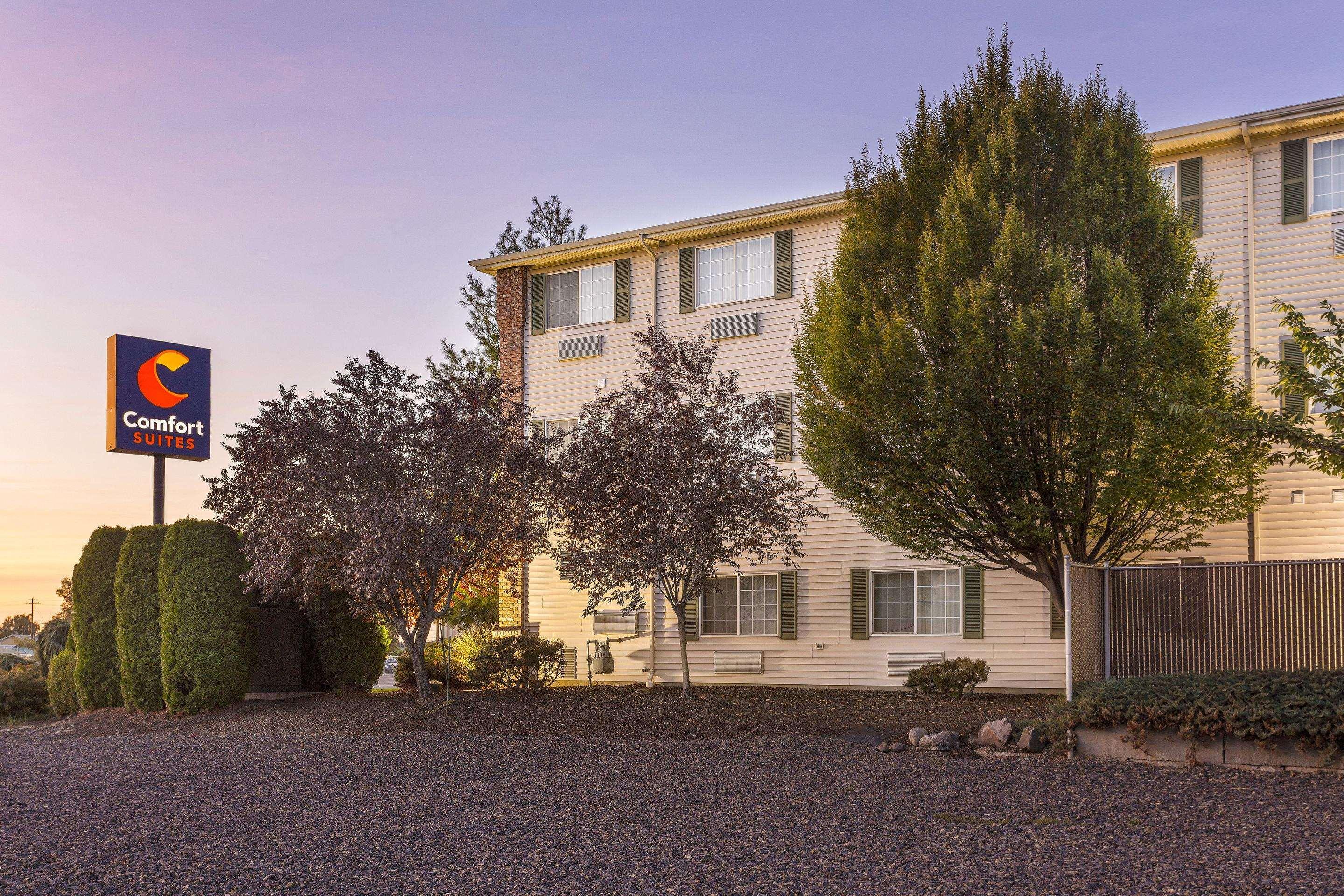 Comfort Suites Yakima Exterior photo